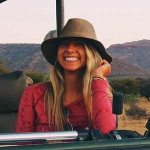 Meet your Posher, Caroline